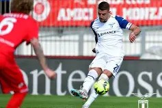 金年会共享联赛-拉齐奥边锋在比赛中创造多次威胁，帮助球队反超的简单介绍